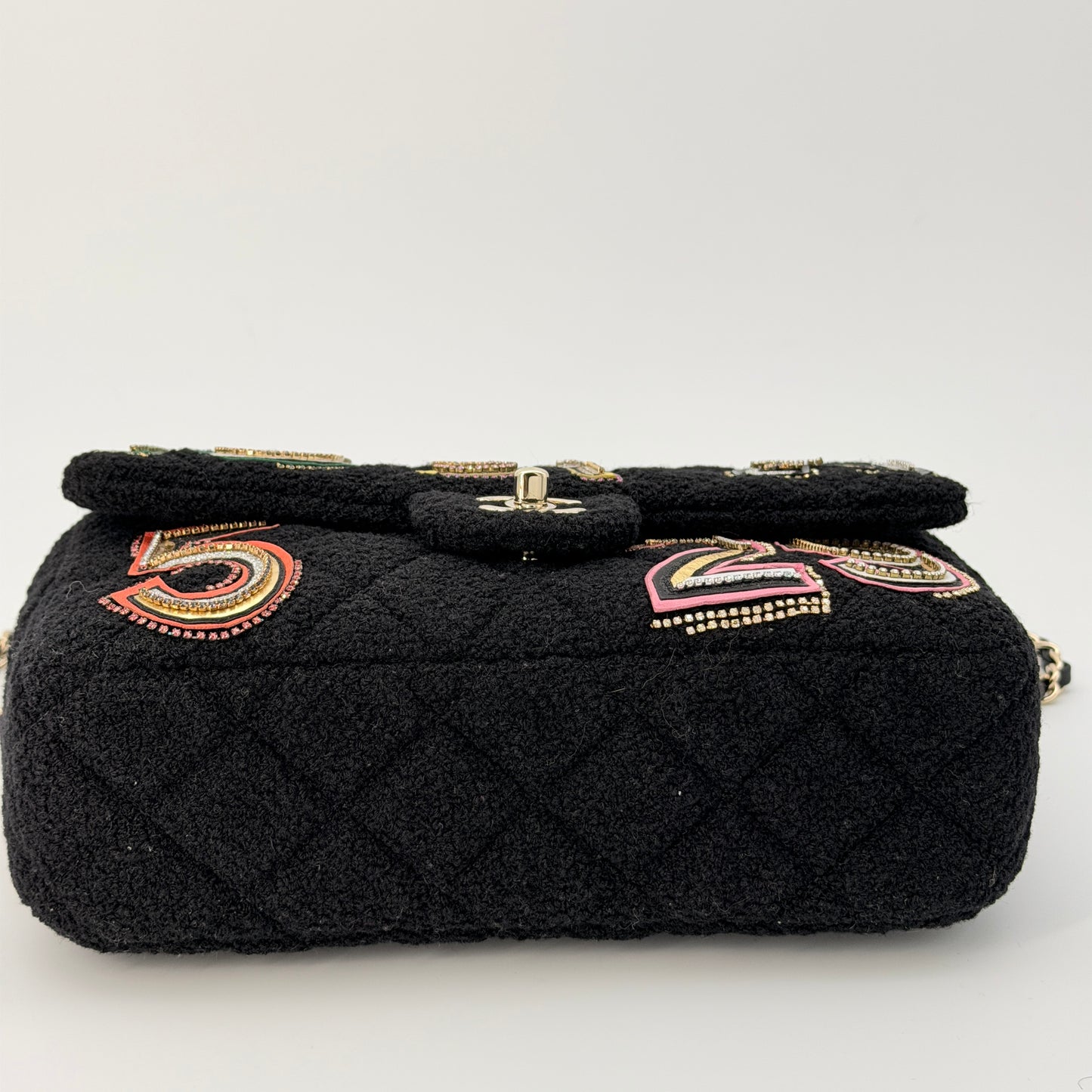 Chanel AS2785 Matelasse No Icon Chain Shoulder Bag
