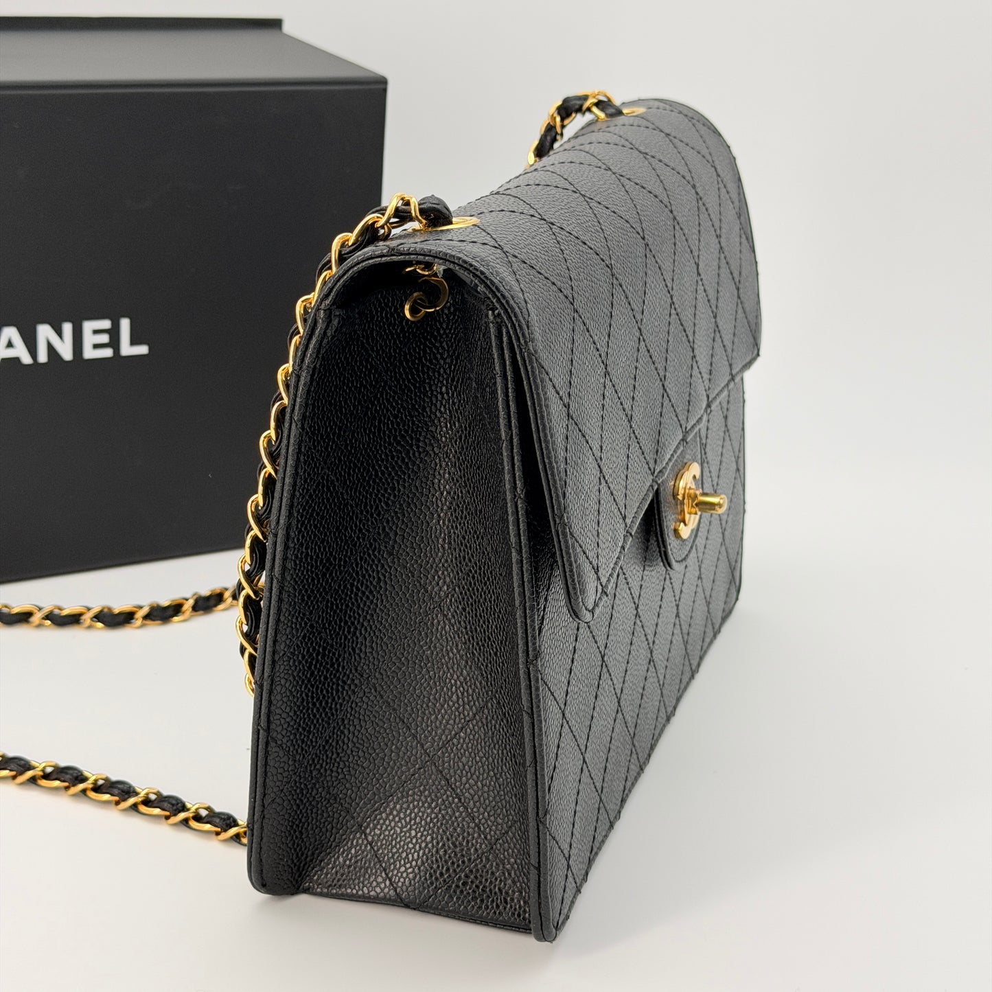 CHANEL Pre-Owned Jumbo Classic Flap Shoulder Bag