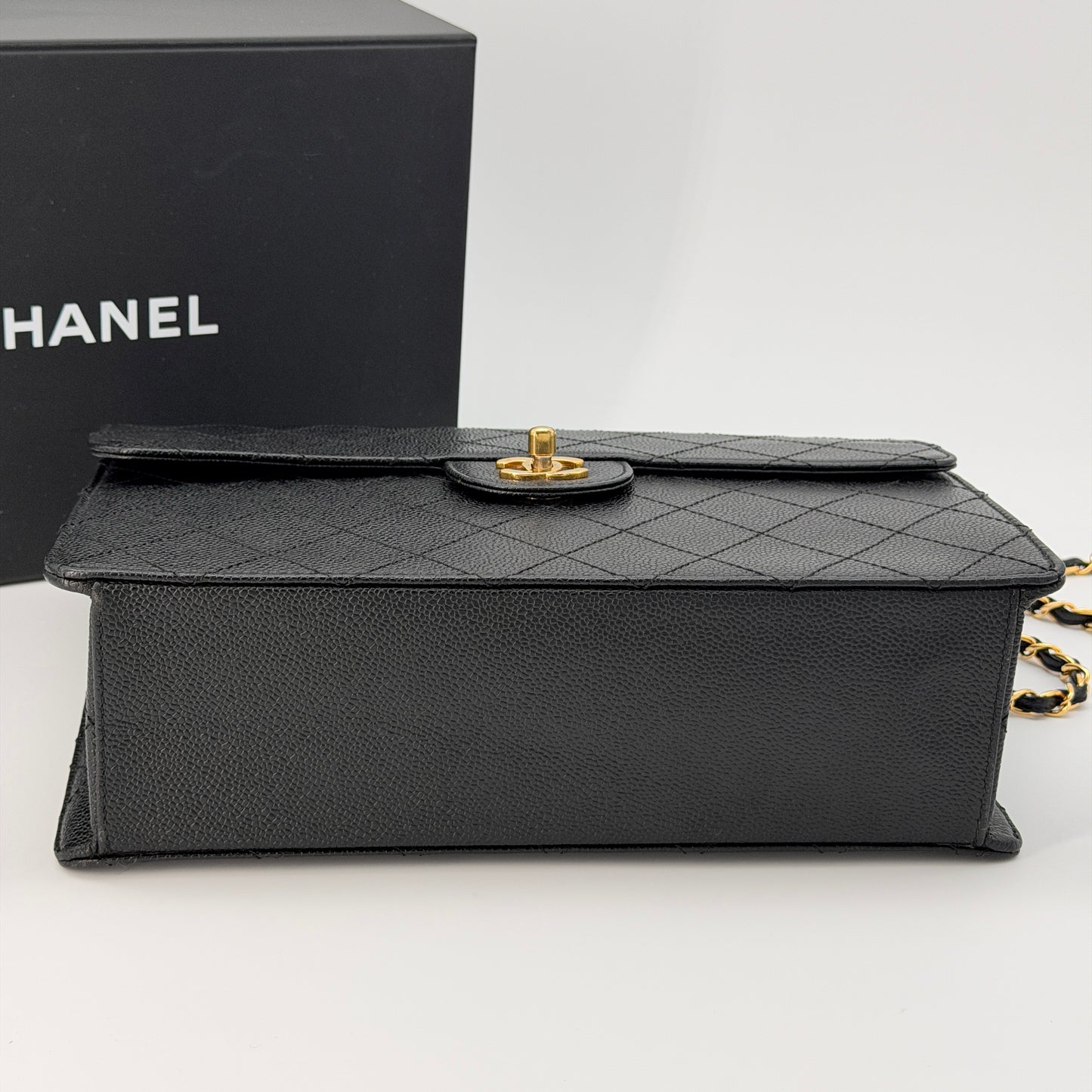 CHANEL Pre-Owned Jumbo Classic Flap Shoulder Bag