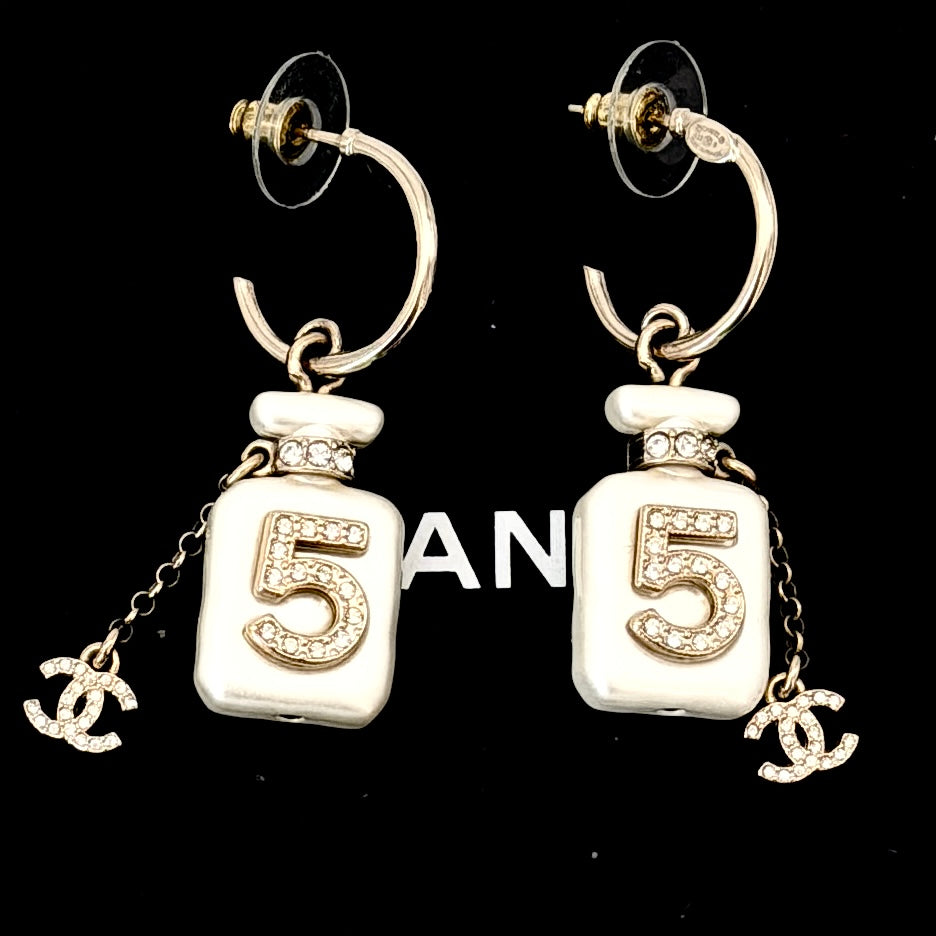 CHANEL gold-tone 22S NO 5 PERFUME Dangle Earrings