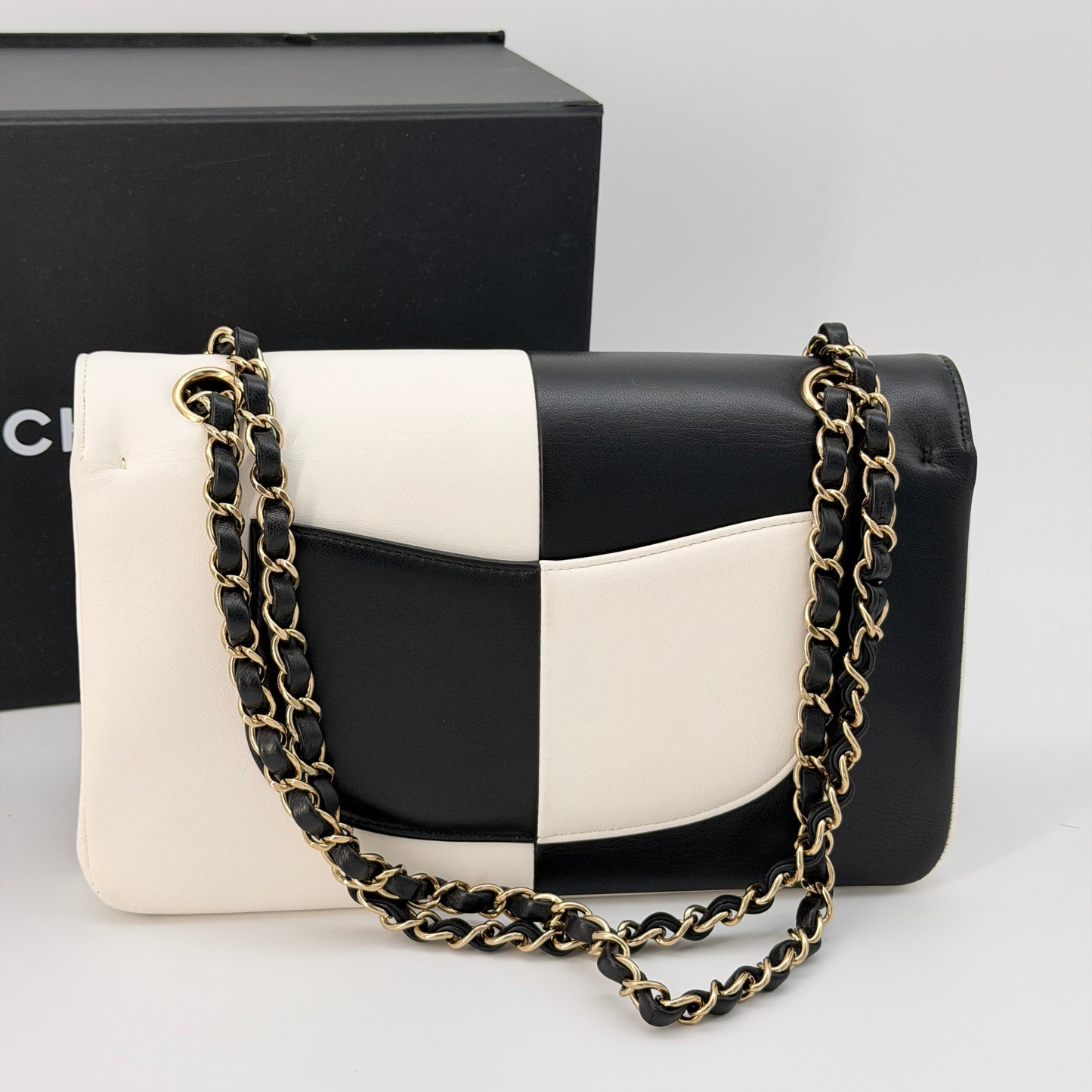 CHANEL Pre-Owned Bicolor Leather Chain Shoulder Bag